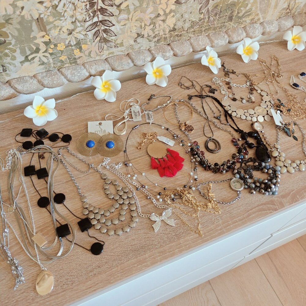 Mall Brand All Signed Jewelry Lot: Necklace, Bracelets, Earrings, Rings!